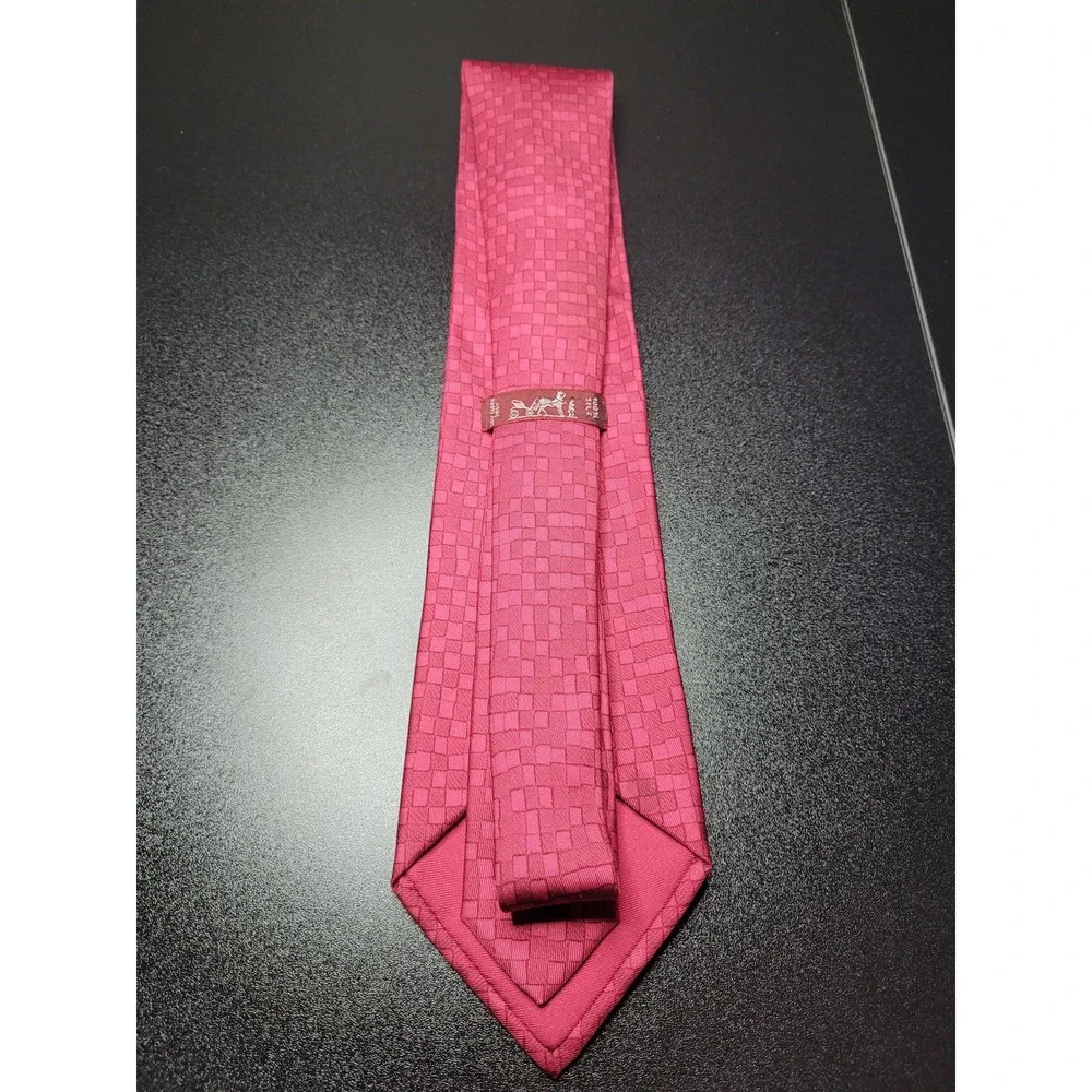 Hermes Men's Necktie Pink Geometric 100% Silk 3.5 x 58 Good